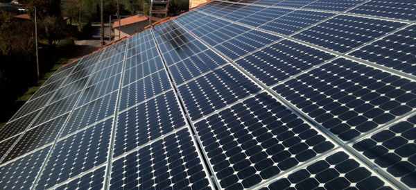 Champ solaire en Is&egrave;re