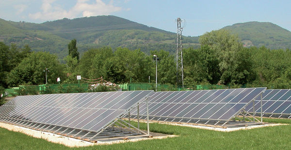 Champ solaire exp&eacute;rimental Wattethome &agrave; Tullins