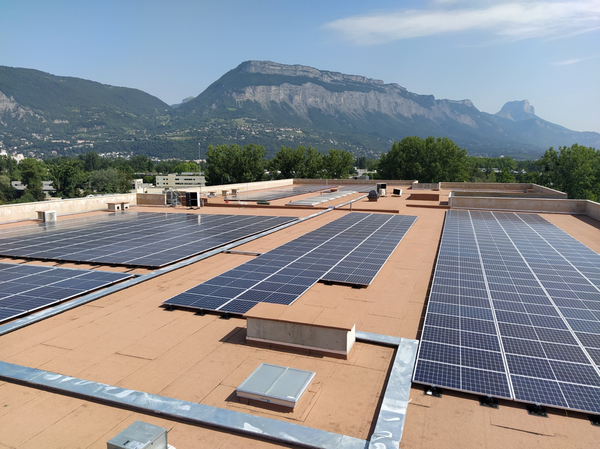 Sur toiture terrasse auto-prot&eacute;g&eacute;e